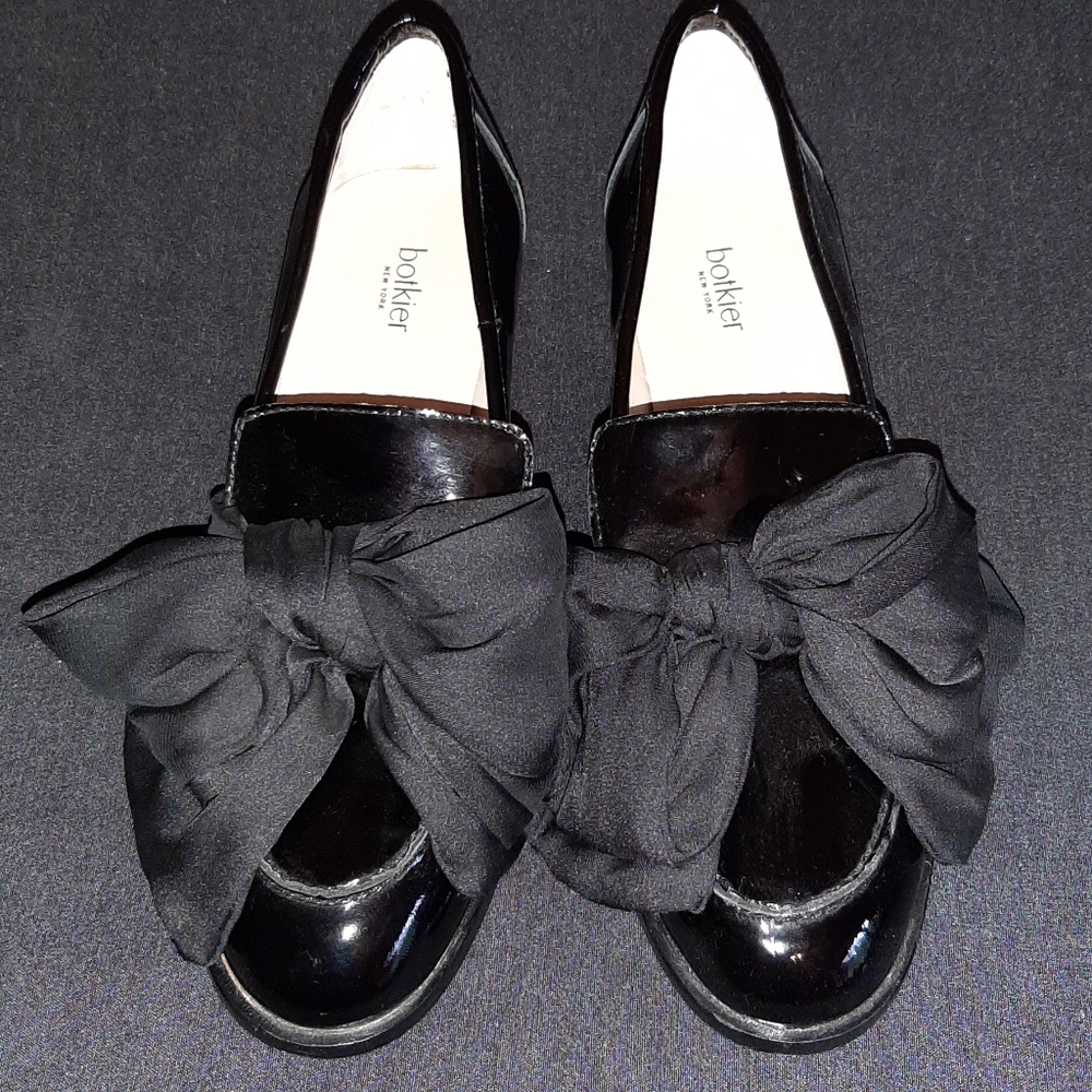 Botkier New York, Corinne, Black Patent Leather Loafer with Fabric Bow, 6.5 M